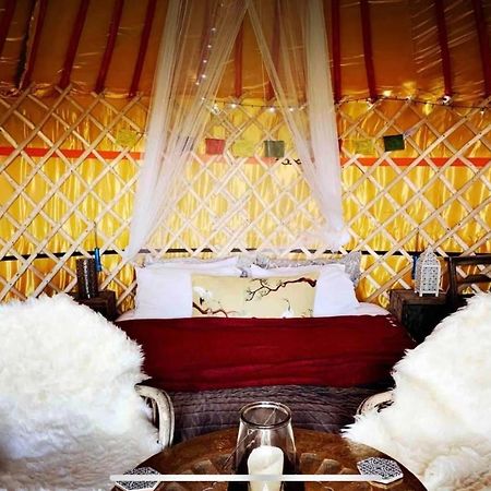 Traditional Yurt @ Longleat Warminster Exterior photo